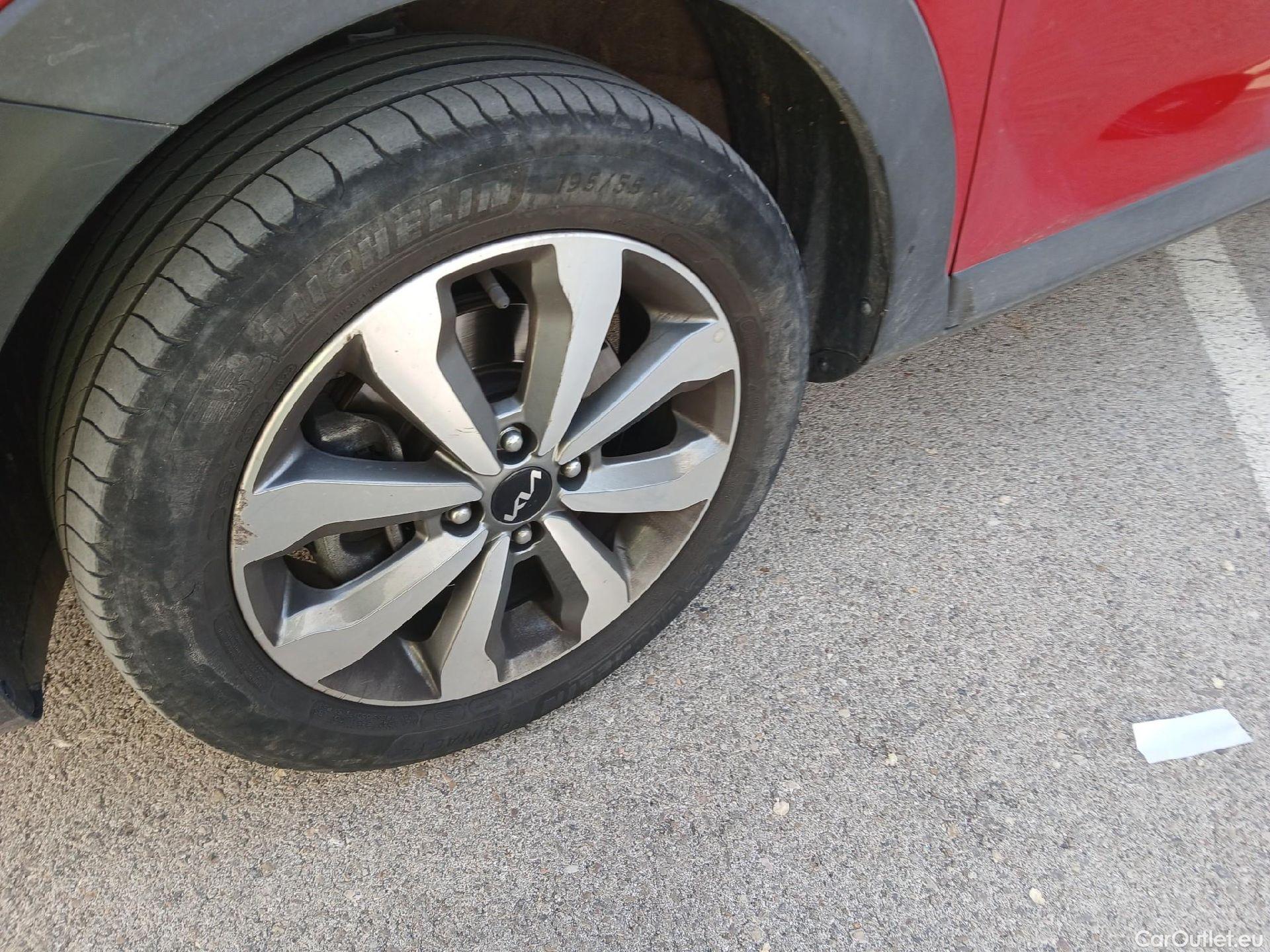  KIA  STONIC KIA  Drive 1.0 T-GDI 100CV MT6 E6d #11