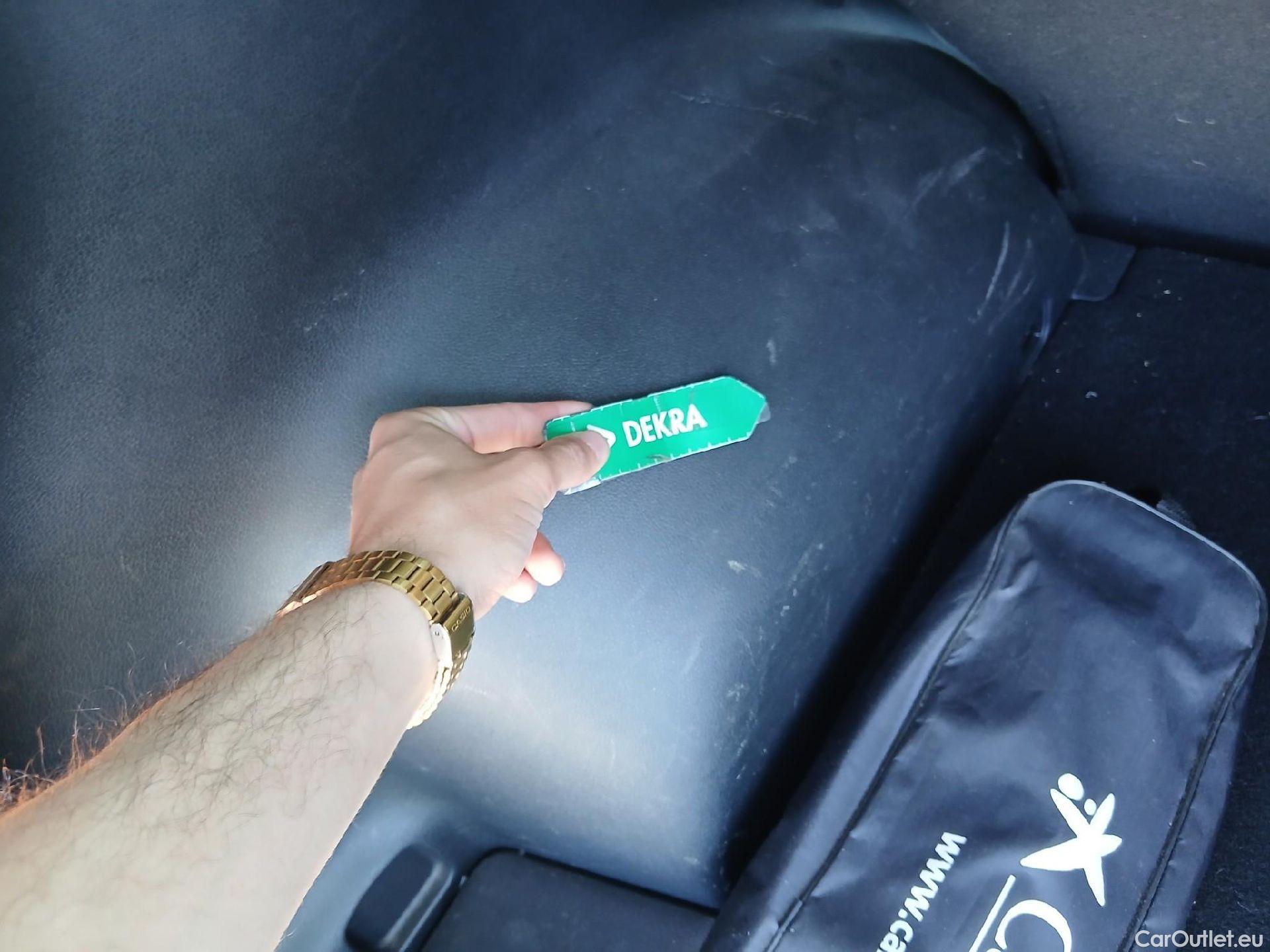  KIA  Sportage KIA  1.6MHEV Drive 100kW(136CV) 4x2(Crist Tintados) #33