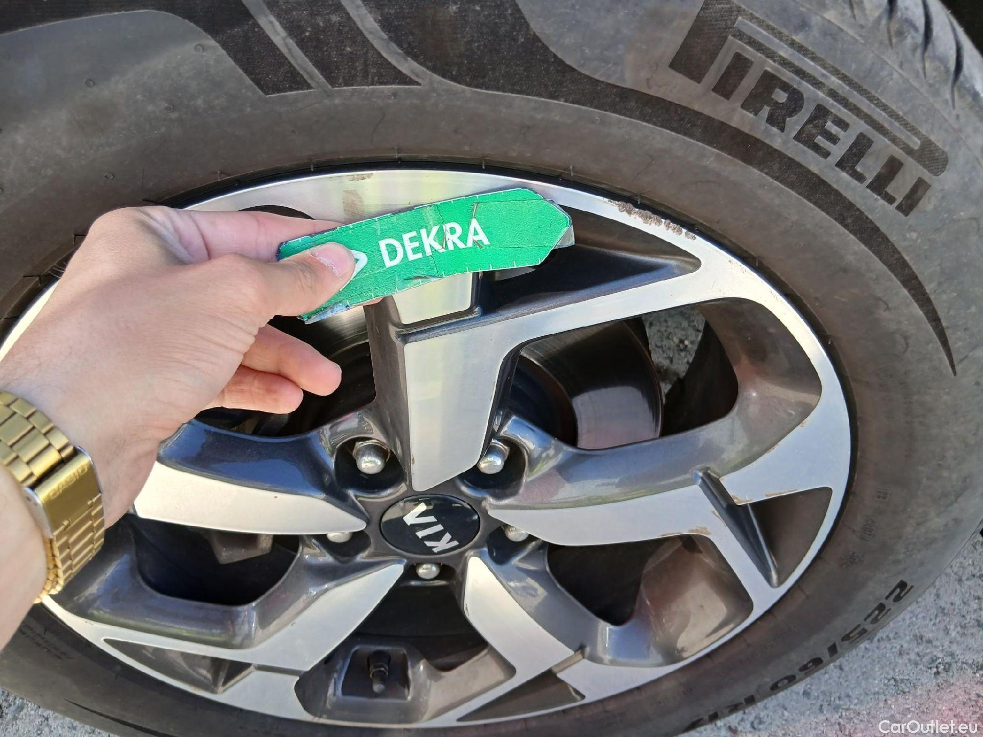  KIA  Sportage KIA  1.6MHEV Drive 100kW(136CV) 4x2(Crist Tintados) #13