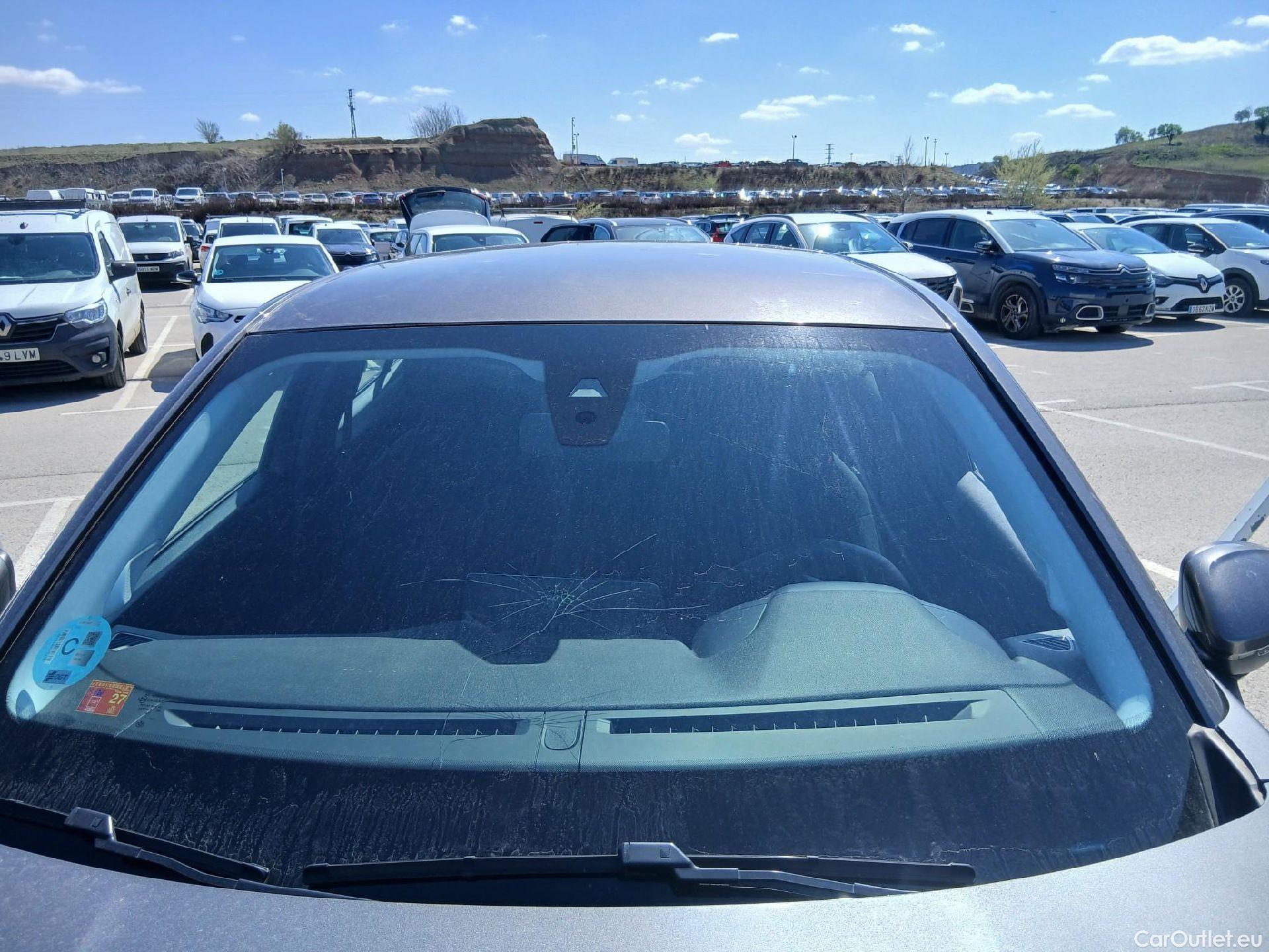  Peugeot  2008 PEUGEOT  / 2019 / 5P / todoterreno Active BlueHDI 81kW (110CV) #2