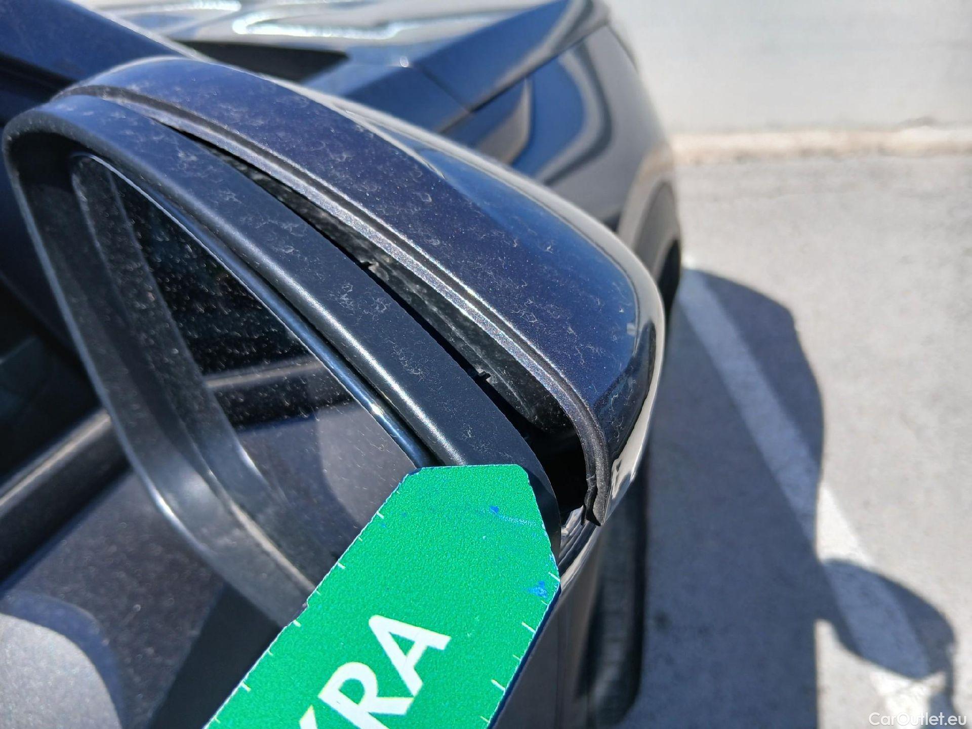  Peugeot  2008 PEUGEOT  / 2019 / 5P / todoterreno Active BlueHDI 81kW (110CV) #44