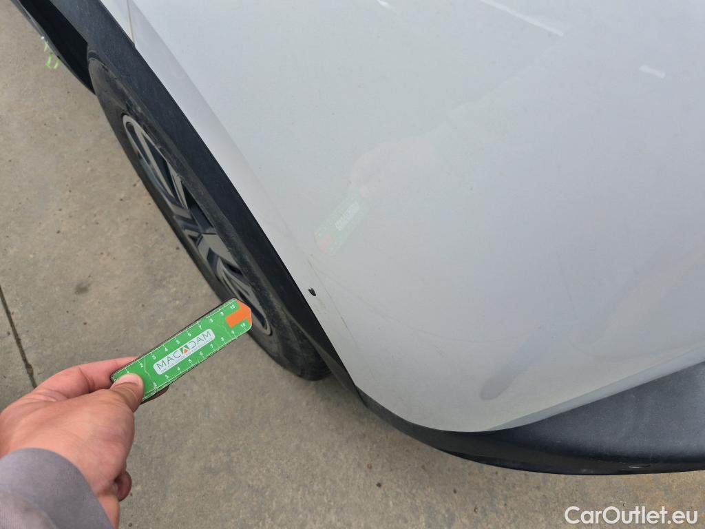  Peugeot  2008 PEUGEOT  / 2019 / 5P / todoterreno Active BlueHDI 100 S&S BVM6 #17