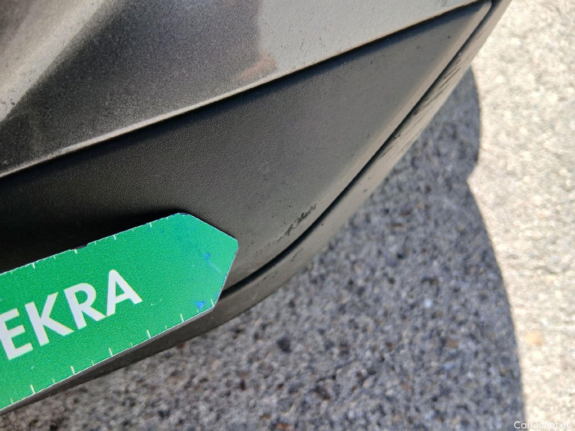  Peugeot  2008 PEUGEOT  / 2019 / 5P / todoterreno Active BlueHDI 81kW (110CV) #12