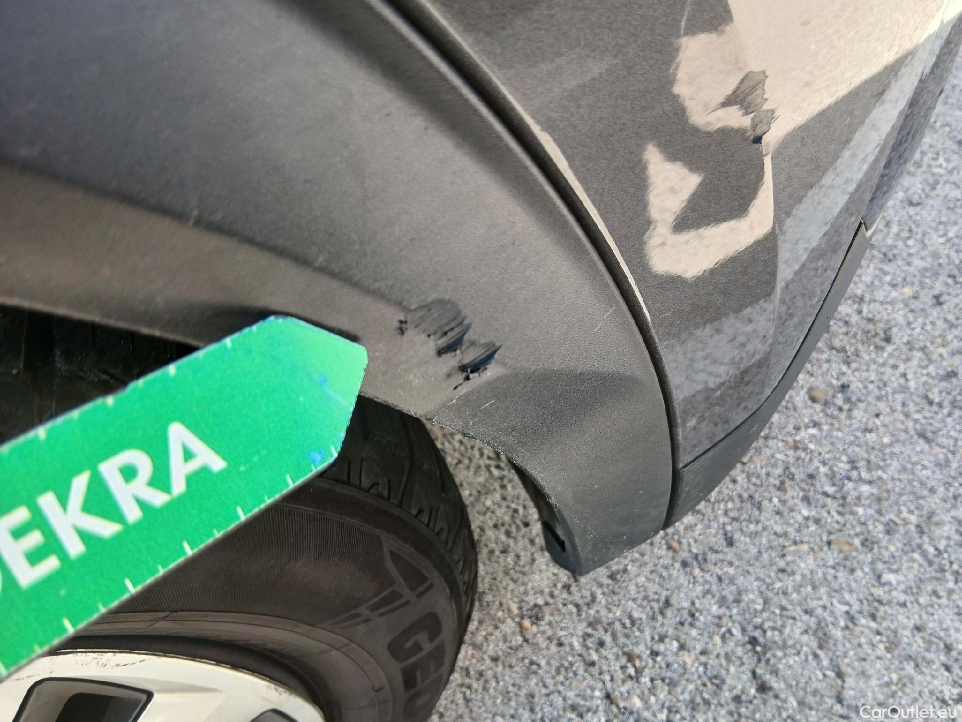  Peugeot  2008 PEUGEOT  / 2019 / 5P / todoterreno Active BlueHDI 81kW (110CV) #39