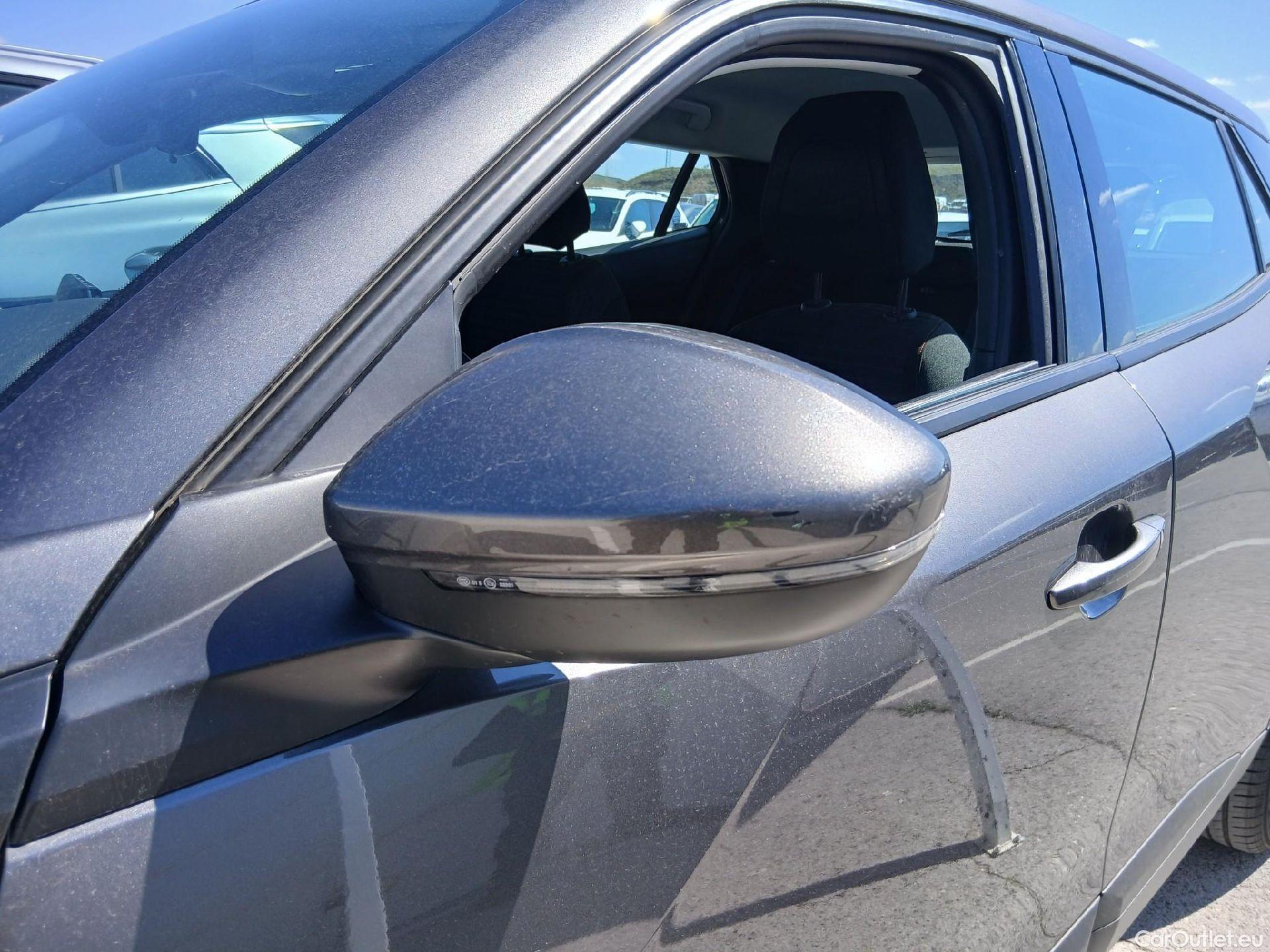  Peugeot  2008 PEUGEOT  / 2019 / 5P / todoterreno Active BlueHDI 81kW (110CV) #19