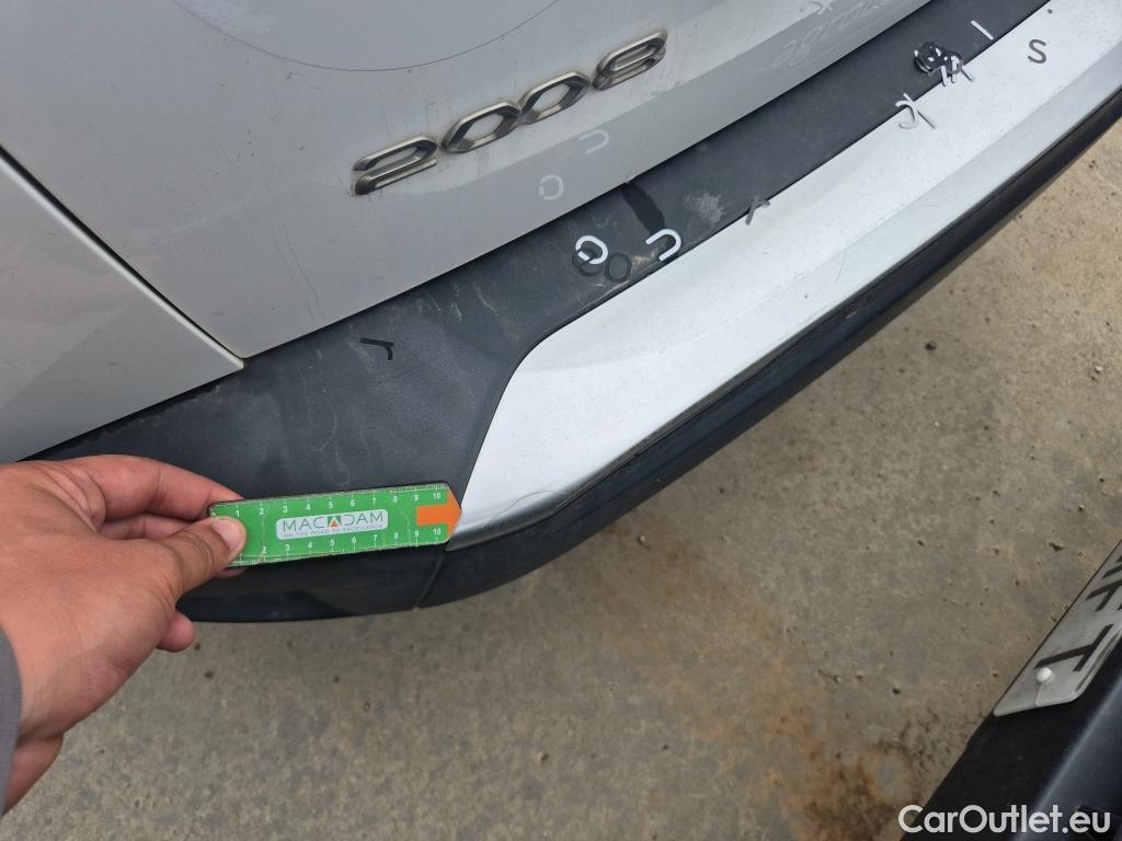  Peugeot  2008 PEUGEOT  / 2019 / 5P / todoterreno Active BlueHDI 100 S&S BVM6 #19