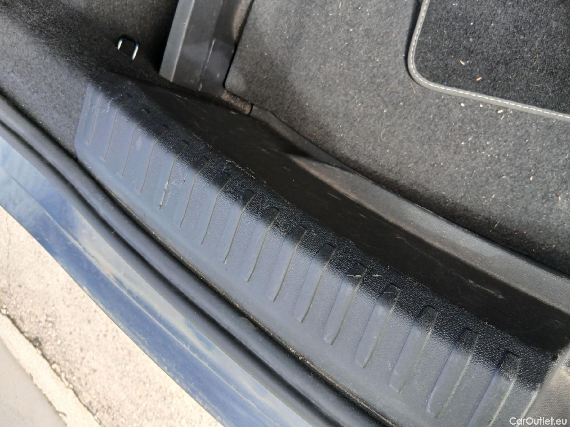  Seat  Leon SEAT Nuevo León / 2020 / 5P / berlina con portón 2.0 TDI 85kW S&S Style Go(SP) #29