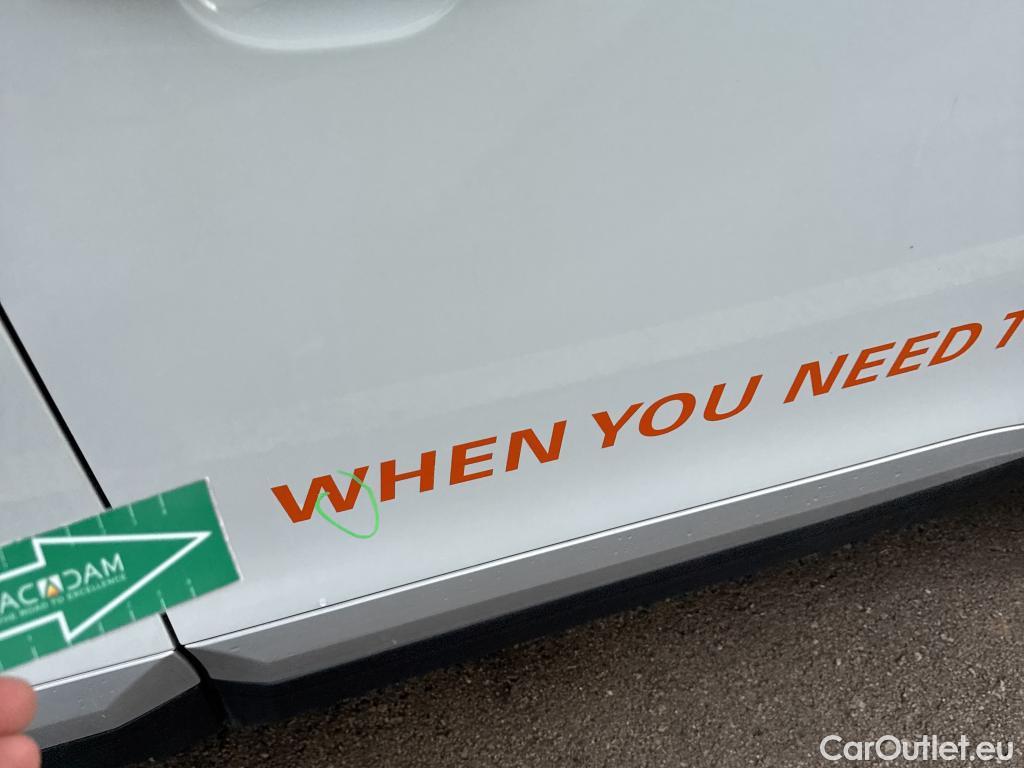  Peugeot  2008 PEUGEOT  / 2019 / 5P / todoterreno Allure BlueHDI 81kW (110CV) #7