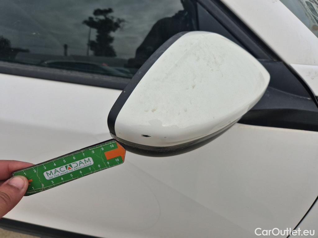  Peugeot  2008 PEUGEOT  / 2019 / 5P / todoterreno Active BlueHDI 100 S&S BVM6 #15