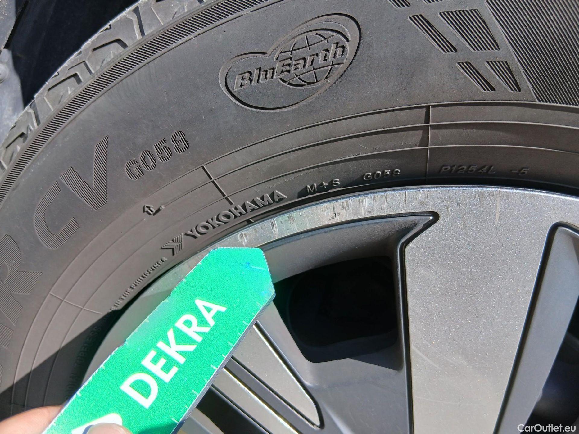  Peugeot  2008 PEUGEOT  / 2019 / 5P / todoterreno Active BlueHDI 81kW (110CV) #16