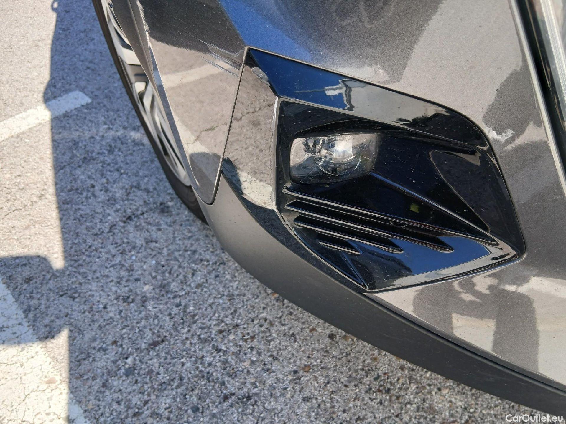  Peugeot  2008 PEUGEOT  / 2019 / 5P / todoterreno Active BlueHDI 81kW (110CV) #8