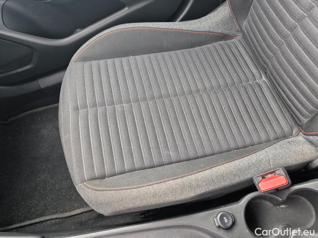  Peugeot  2008 PEUGEOT  / 2019 / 5P / todoterreno Active BlueHDI 100 S&S BVM6 #2