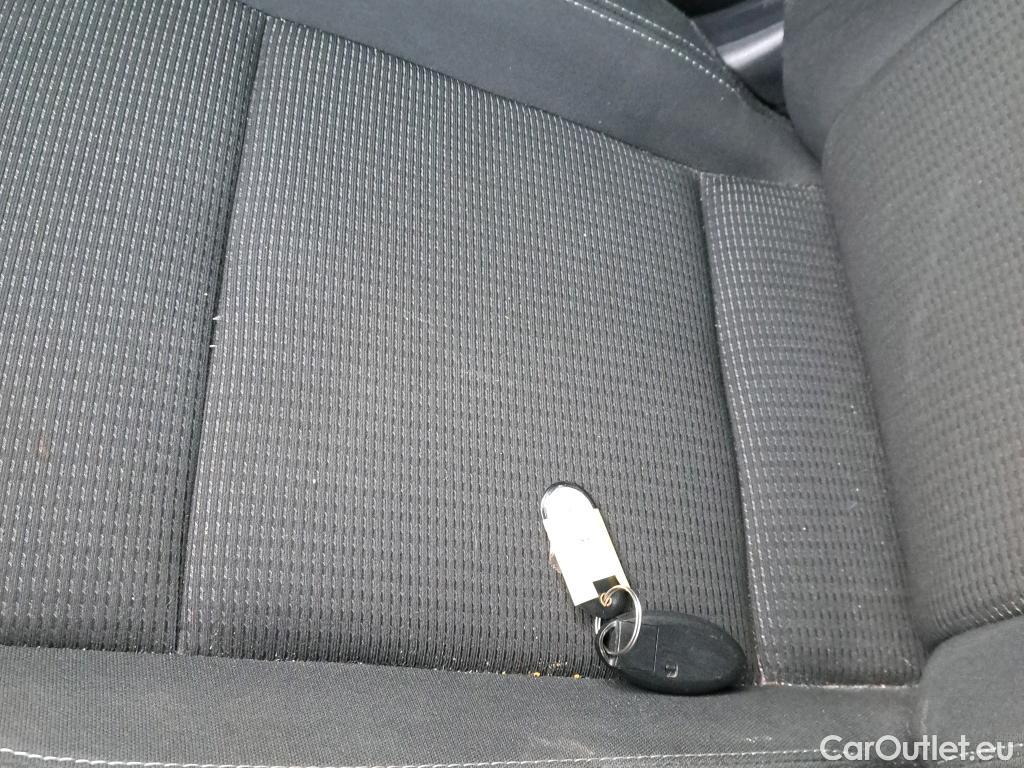  Nissan  Qashqai NISSAN  / 2021 / 5P / todoterreno DIG-T 103kW (140CV) mHEV 4x2 Acenta #18