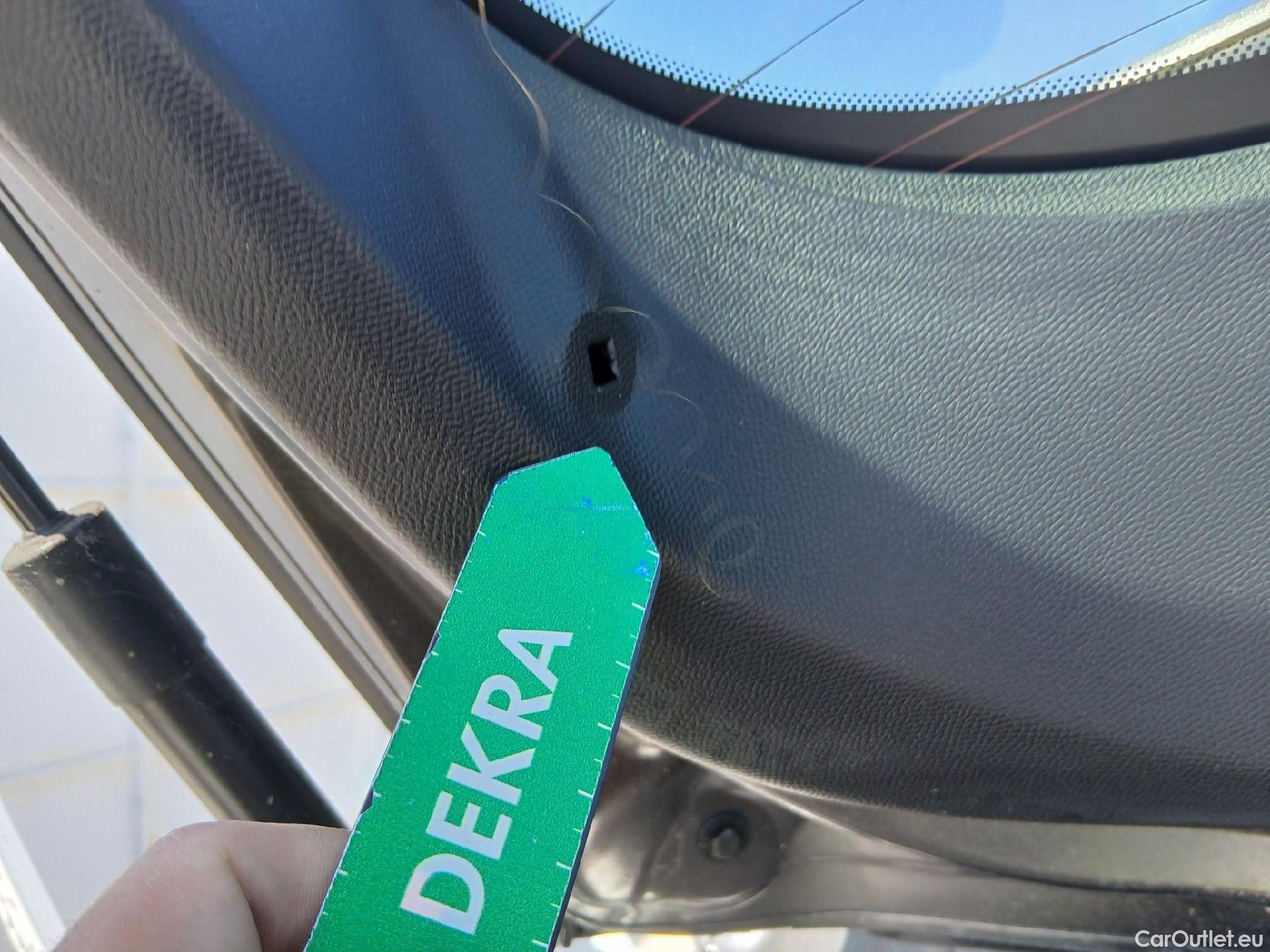  Peugeot  2008 PEUGEOT  / 2019 / 5P / todoterreno Active BlueHDI 81kW (110CV) #33