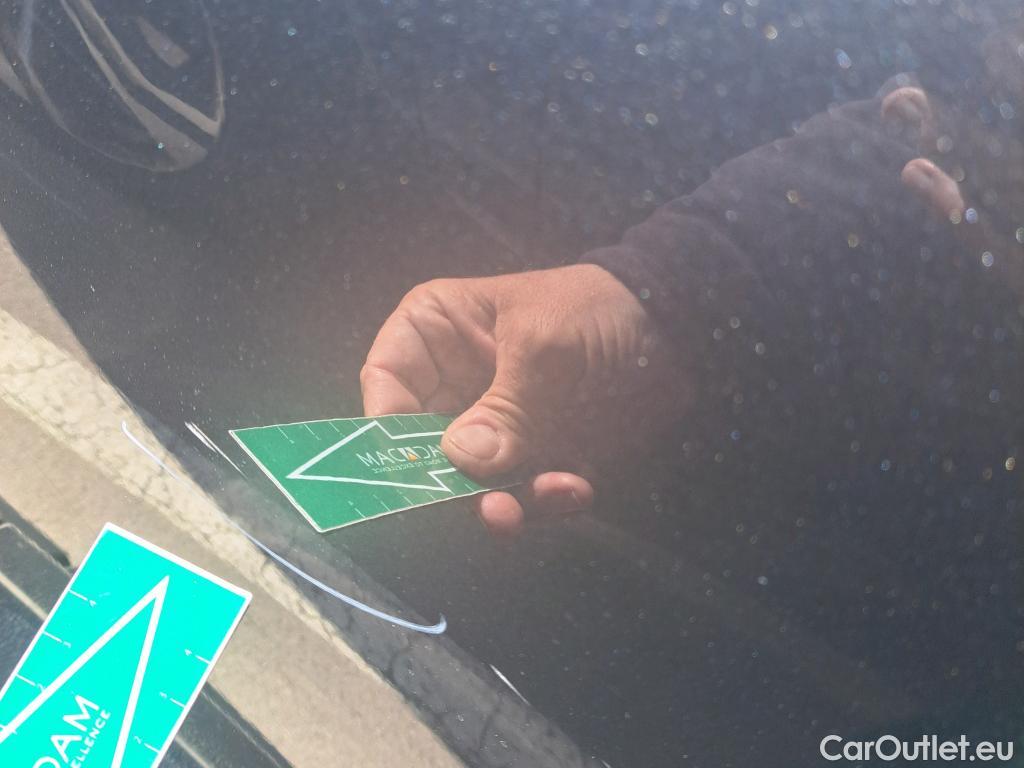  Nissan  Juke NISSAN  / 2019 / 5P / crossover DIG-T 84 kW (114 CV) DCT 7 V N-Connecta (AC2) #24