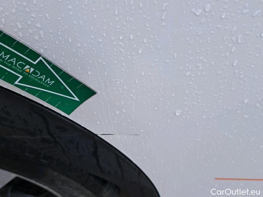  Peugeot  2008 PEUGEOT  / 2019 / 5P / todoterreno Allure BlueHDI 81kW (110CV) #8