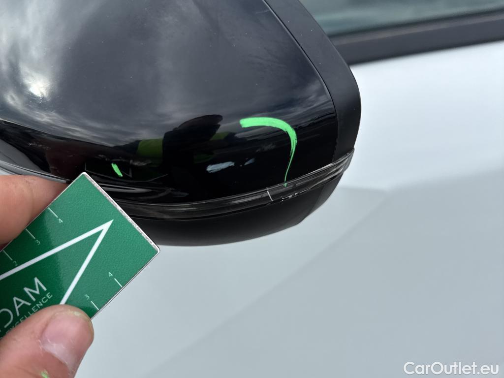  Peugeot  2008 PEUGEOT  / 2019 / 5P / todoterreno Allure BlueHDI 81kW (110CV) #25