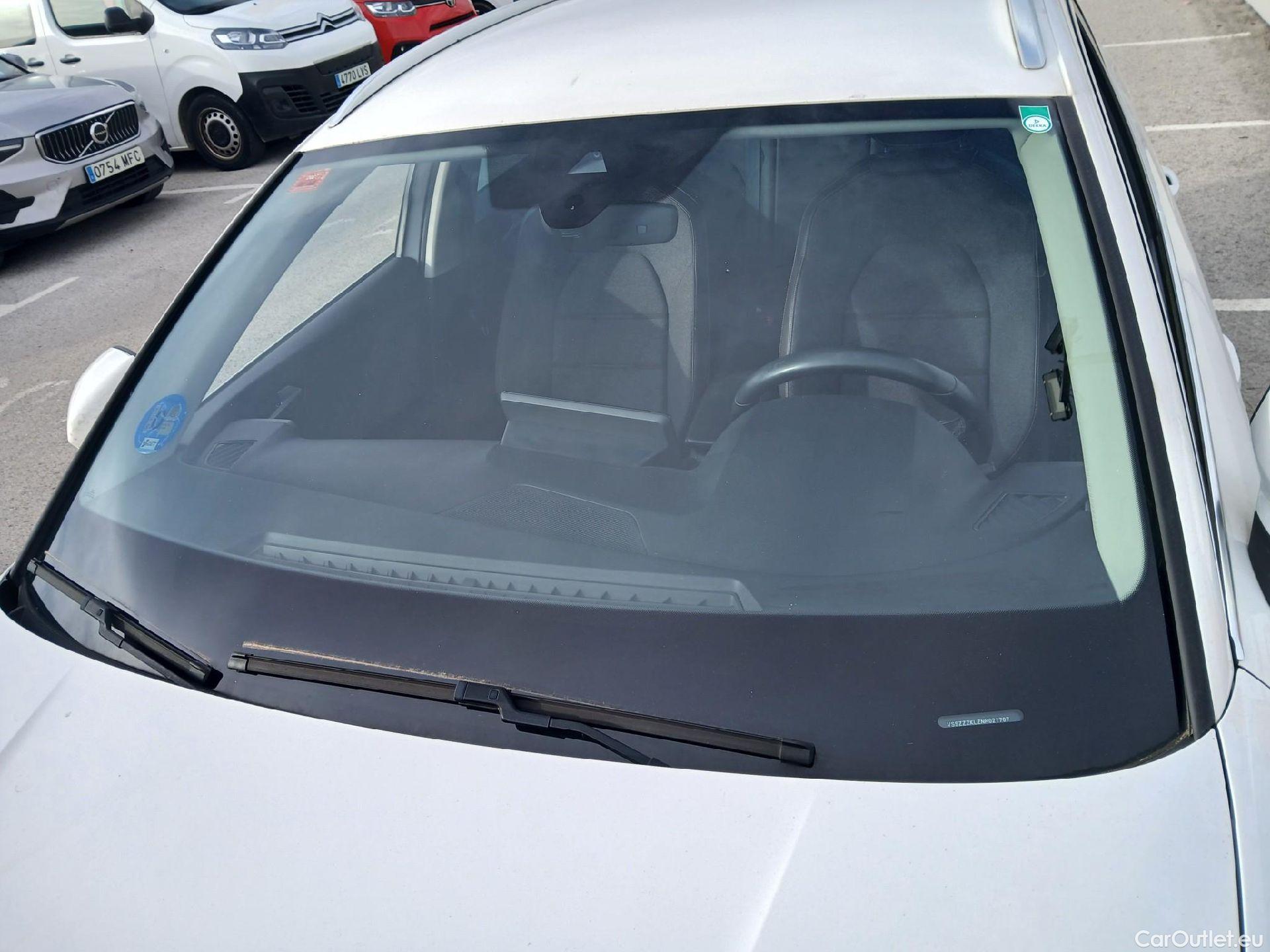  Seat  Leon SEAT Nuevo León / 2020 / 5P / familiar SP 1.4 e-Hybrid DSG S&S Xcellence Go L #13