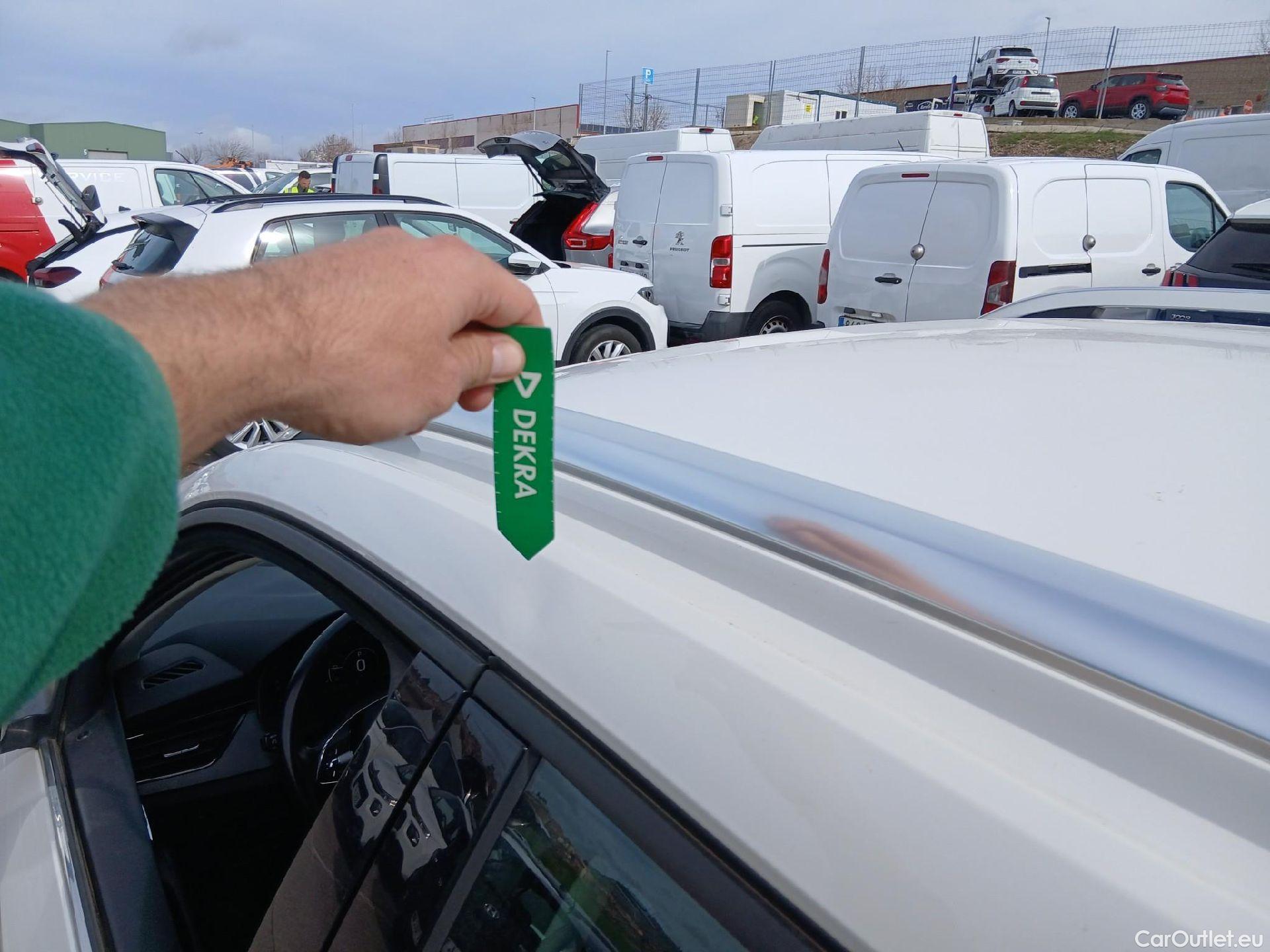  Skoda  KAMIQ SKODA  1.0 TSI 81kW (110CV) DSG Ambition #13