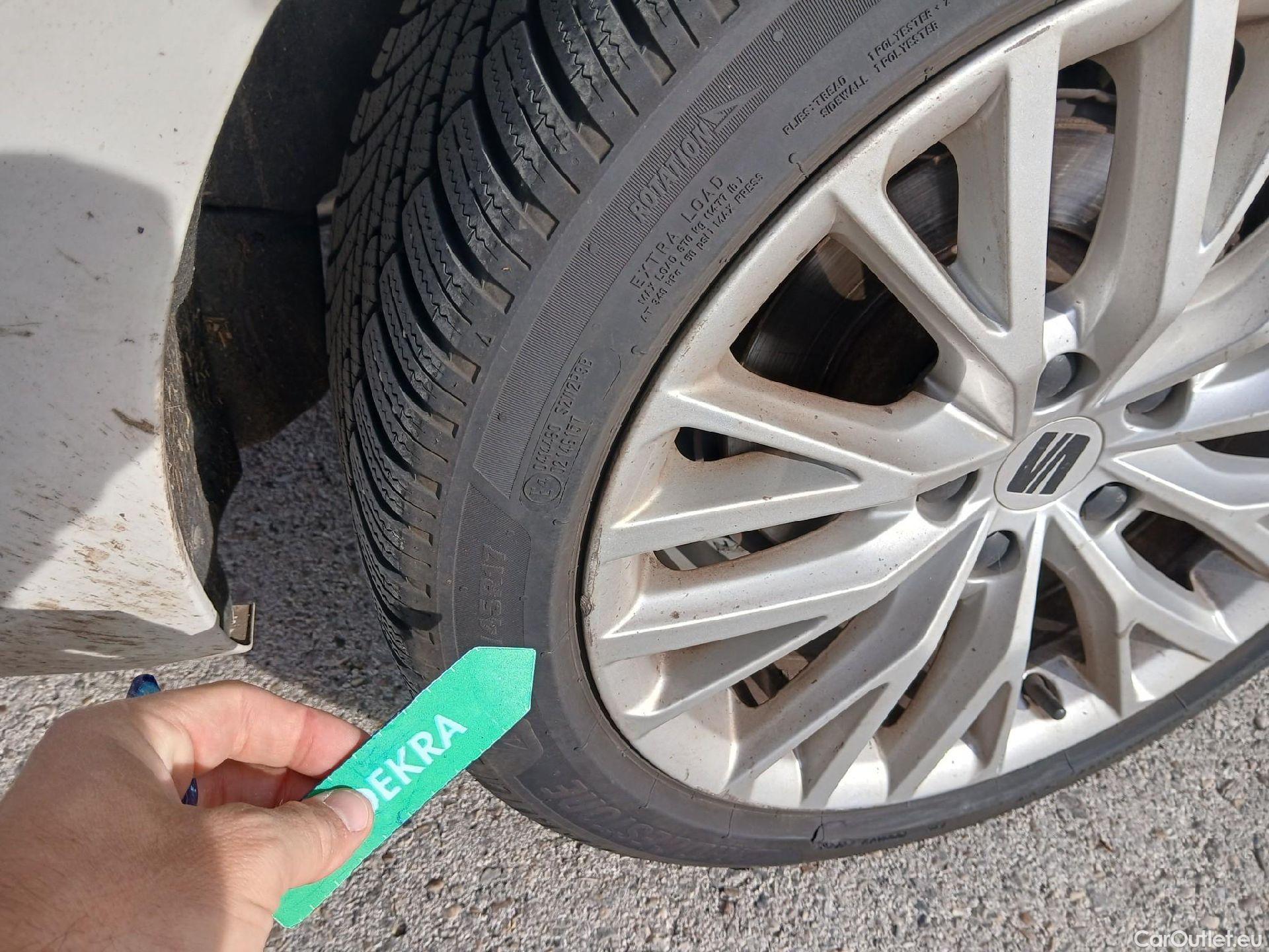  Seat  Leon SEAT Nuevo León / 2020 / 5P / familiar SP 1.4 e-Hybrid DSG S&S Xcellence Go L #34