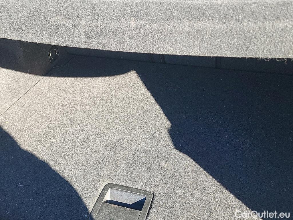  Volkswagen  T-ROC  Life 2.0 TDI 115CV MT6 E6d #27