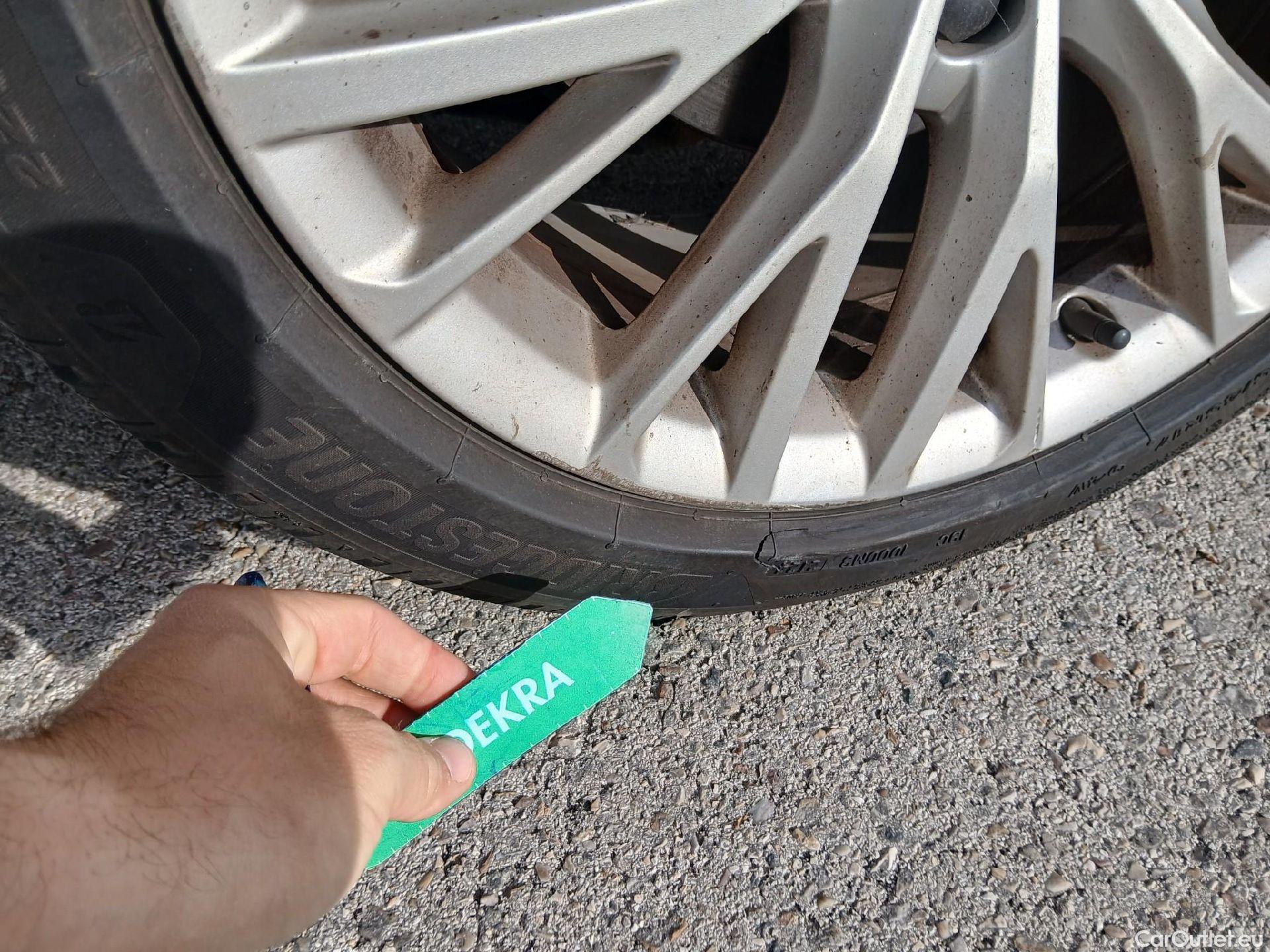  Seat  Leon SEAT Nuevo León / 2020 / 5P / familiar SP 1.4 e-Hybrid DSG S&S Xcellence Go L #36