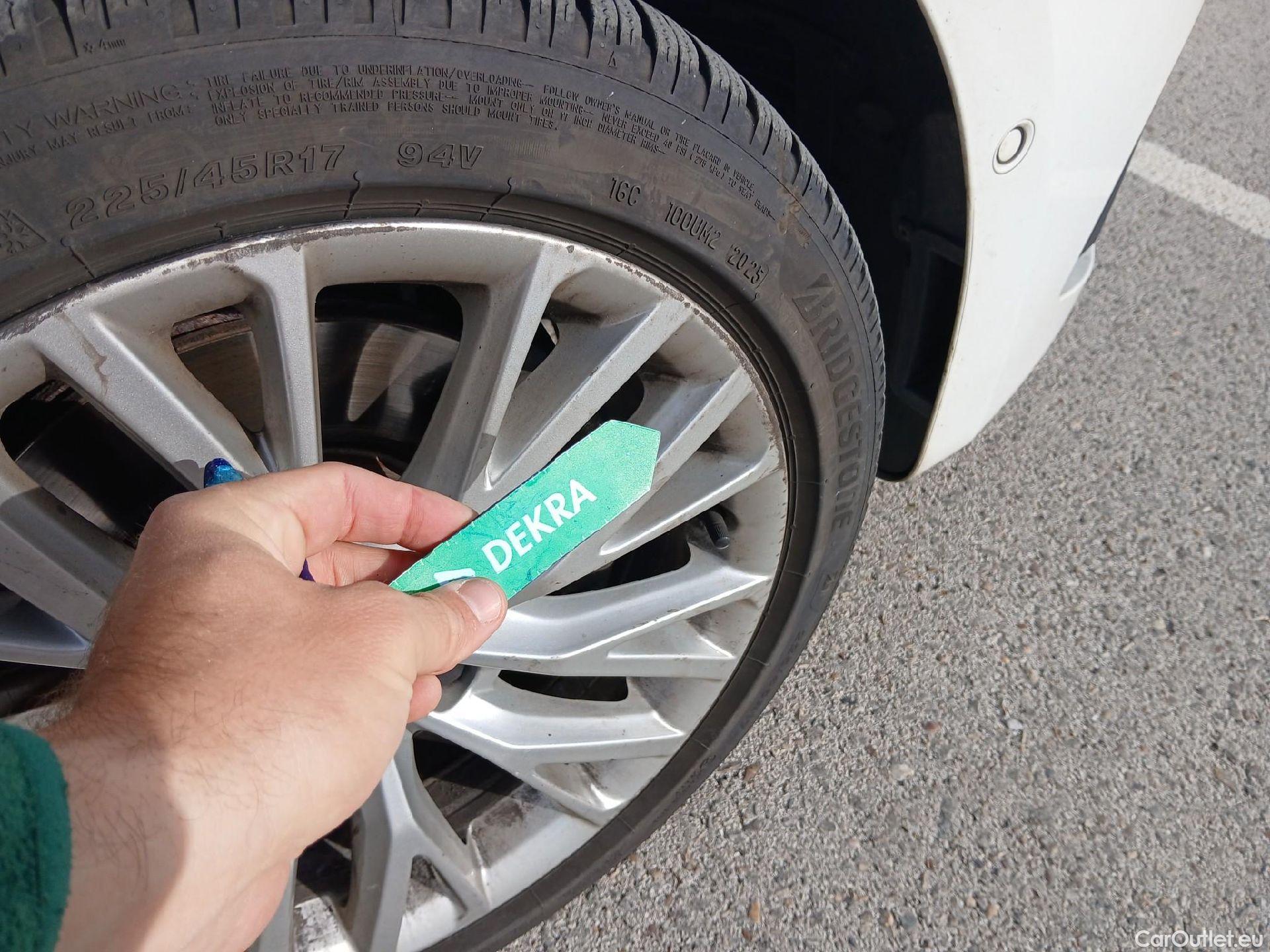  Seat  Leon SEAT Nuevo León / 2020 / 5P / familiar SP 1.4 e-Hybrid DSG S&S Xcellence Go L #38