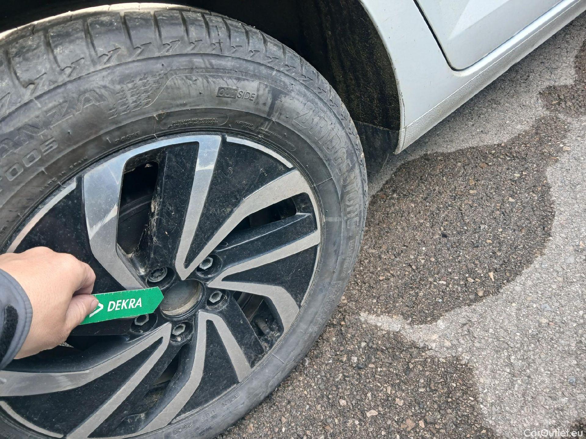  Volkswagen  Polo VOLKSWAGEN  / 2021 / 5P / berlina con portón Life 1.0 TSI 70kW (95CV) #16