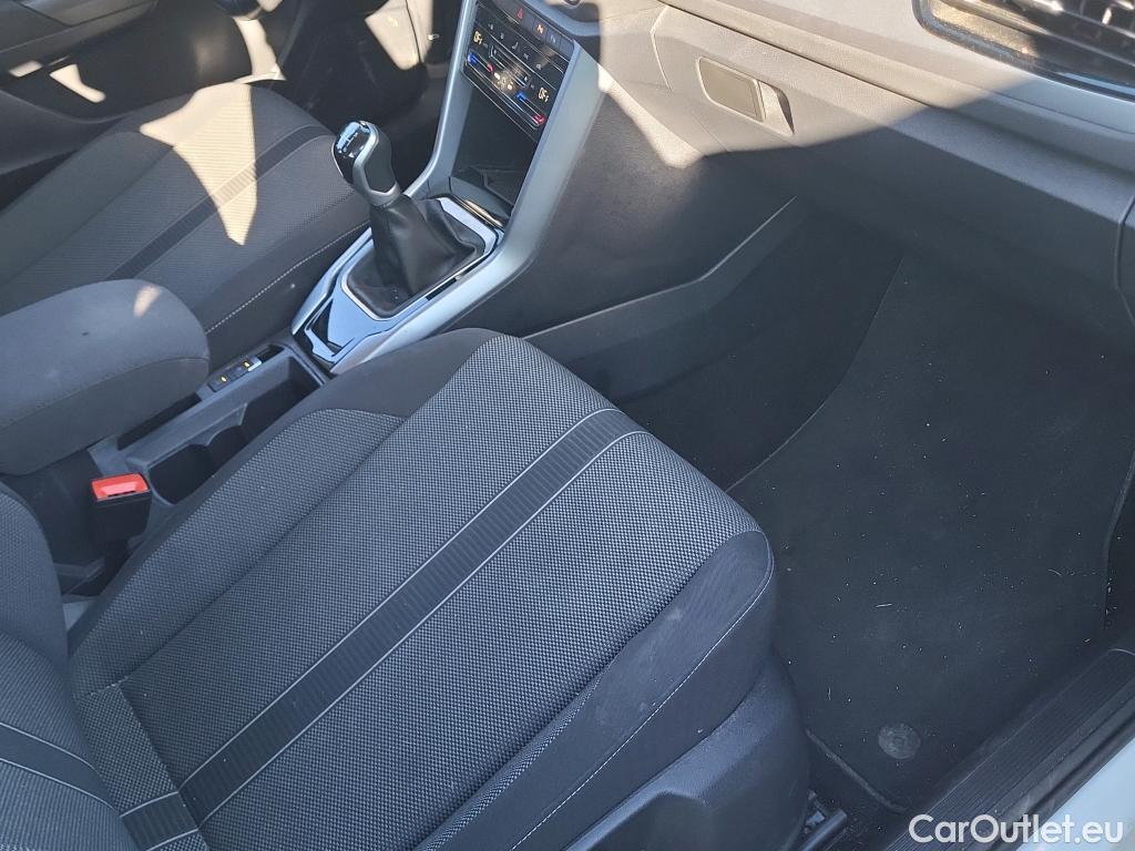  Volkswagen  T-ROC  Life 2.0 TDI 115CV MT6 E6d #29