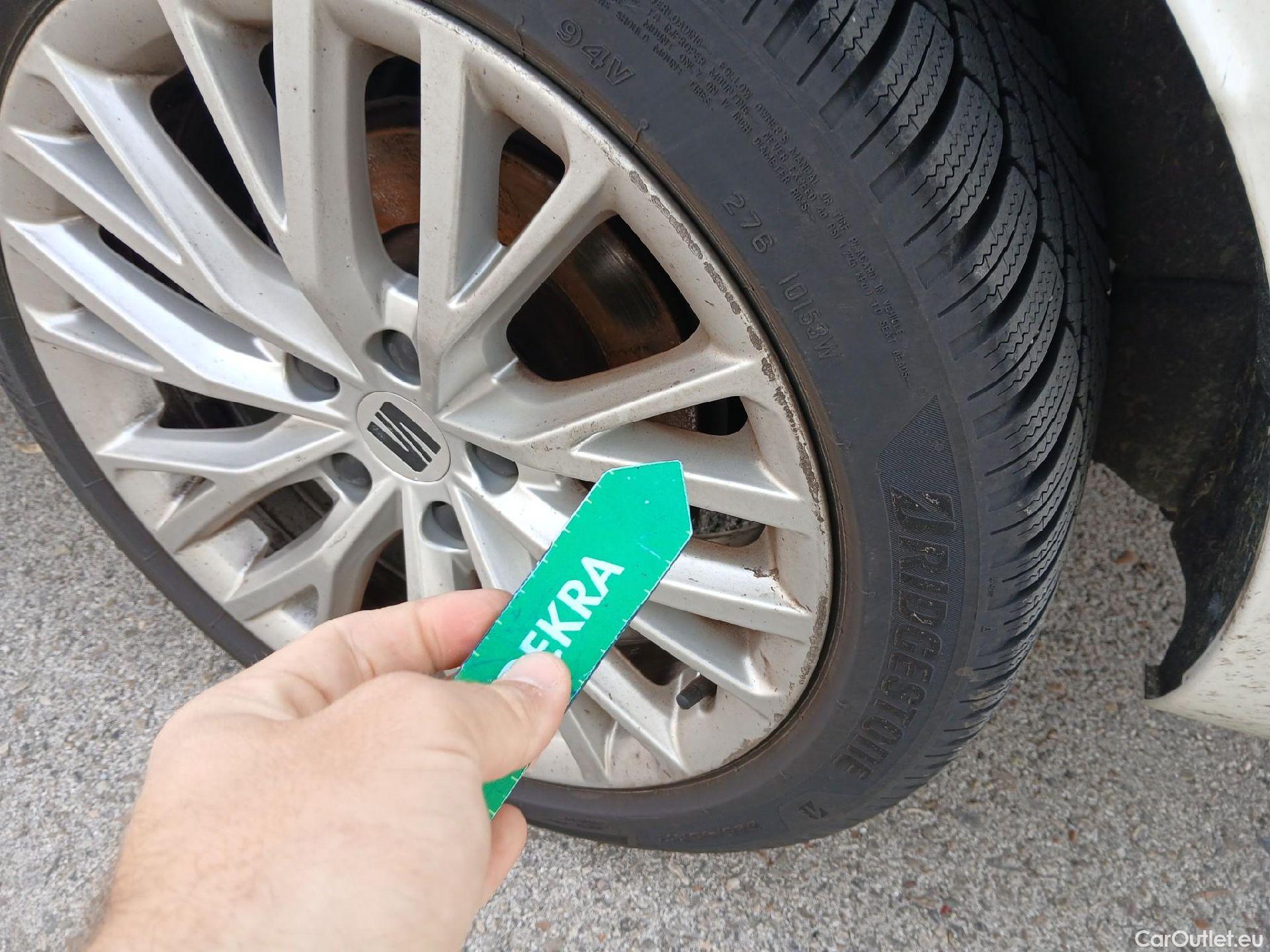  Seat  Leon SEAT Nuevo León / 2020 / 5P / familiar SP 1.4 e-Hybrid DSG S&S Xcellence Go L #29