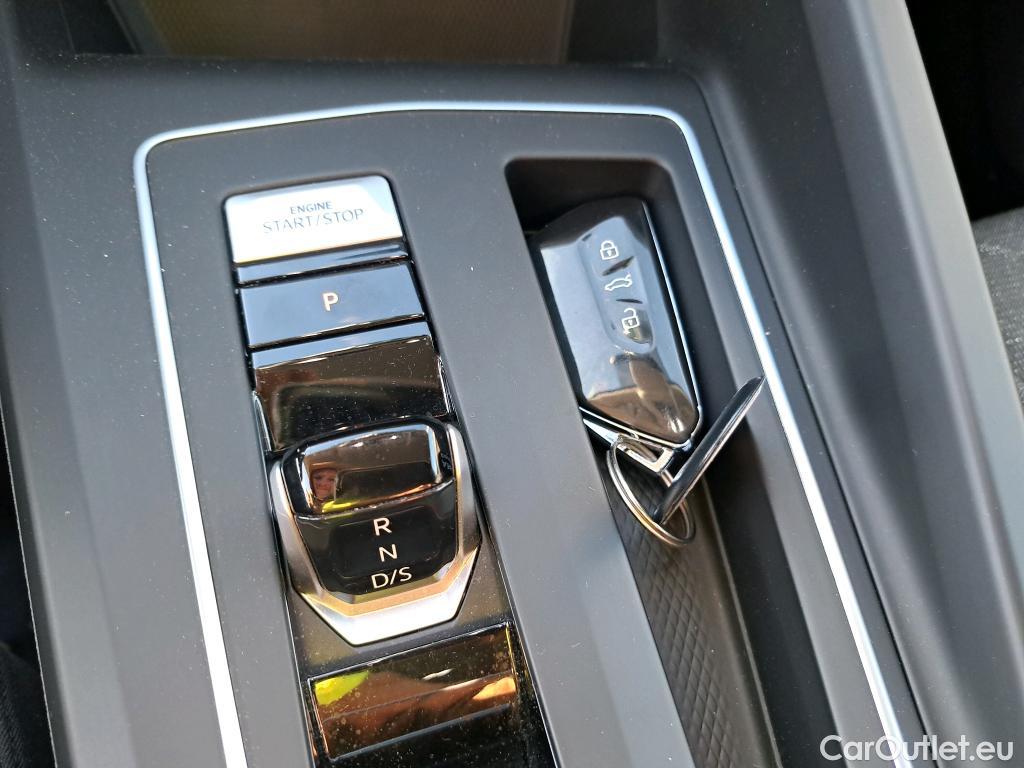  Volkswagen  Golf  VOLKSWAGEN / 2020 / 5P / familiar 2.0 TDI 85kW (115CV) DSG Variant #4