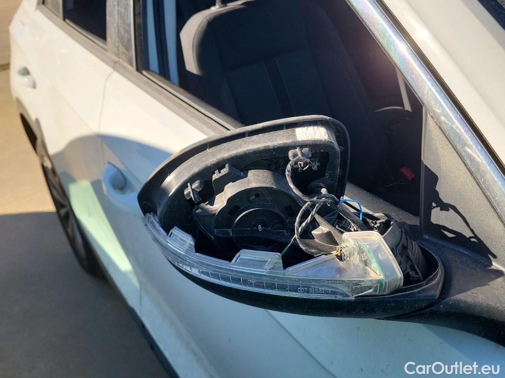  Volkswagen  T-ROC  Life 2.0 TDI 115CV MT6 E6d #14