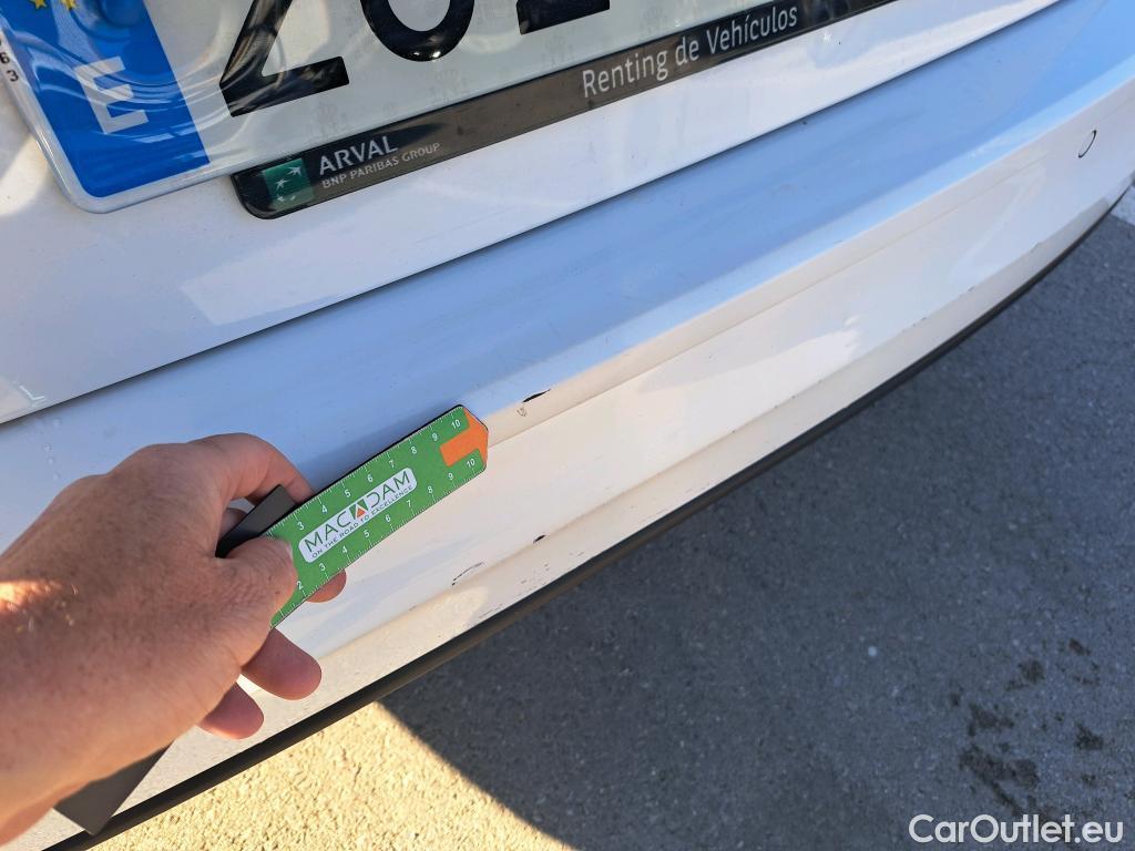  Volkswagen  Golf  VOLKSWAGEN / 2020 / 5P / familiar 2.0 TDI 85kW (115CV) DSG Variant #13