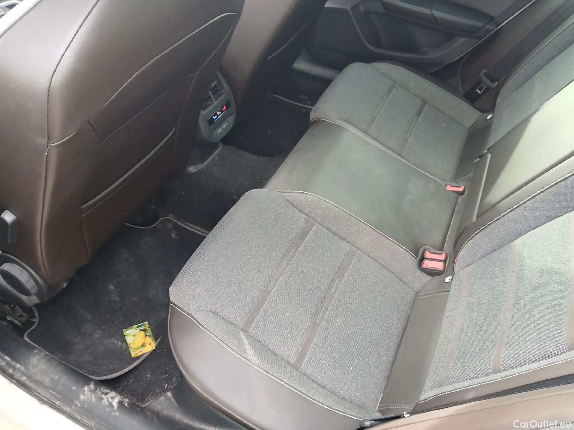  Seat  Leon SEAT Nuevo León / 2020 / 5P / familiar SP 1.4 e-Hybrid DSG S&S Xcellence Go L #27