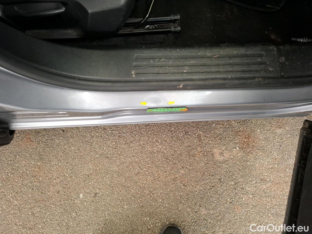  Peugeot  2008  Allure Business 1.5 HDi 130CV BVA8 E6d #19