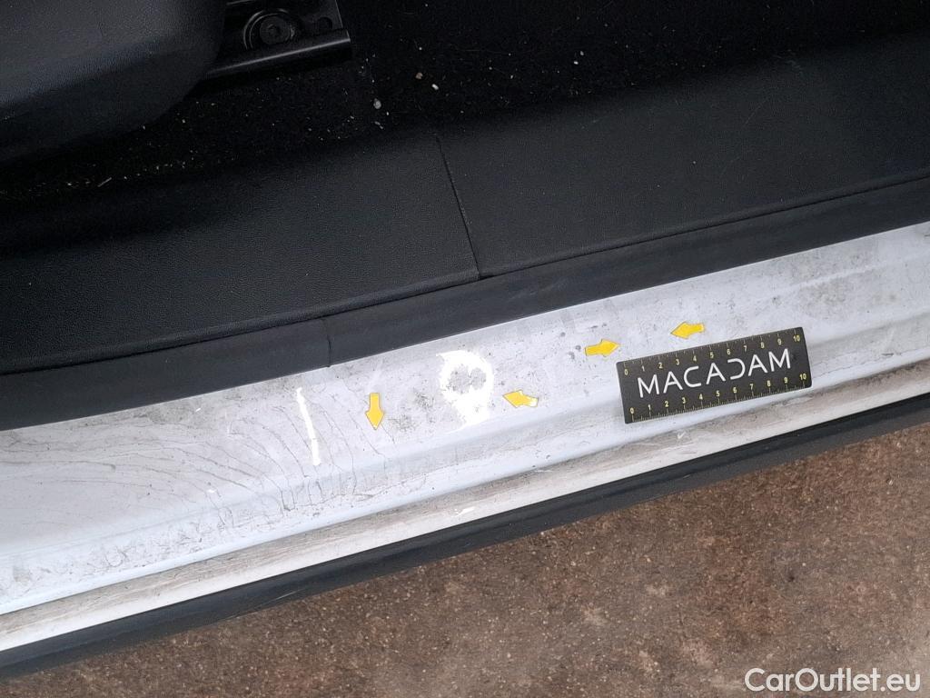  Citroen  C3 CITROEN  Société / 2020 / 5P / Berline / VU BlueHDi 100 SandS BVM6 Feel Nav #3