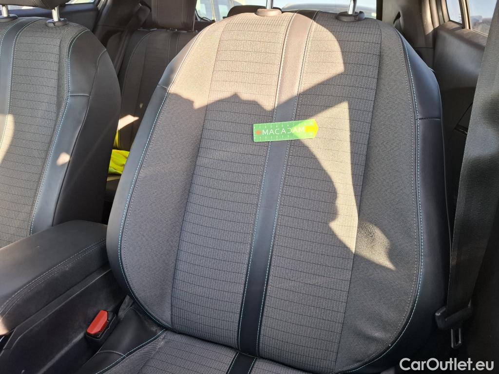  Peugeot  2008  Allure Business 1.5 HDi 130CV BVA8 E6d #40