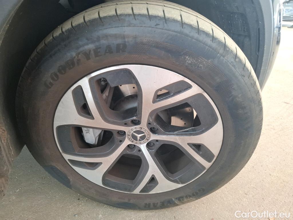  Mercedes  GLC MERCEDES-BENZ  / 2022 / 5P / SUV  300 e Business Line 4MATIC #18