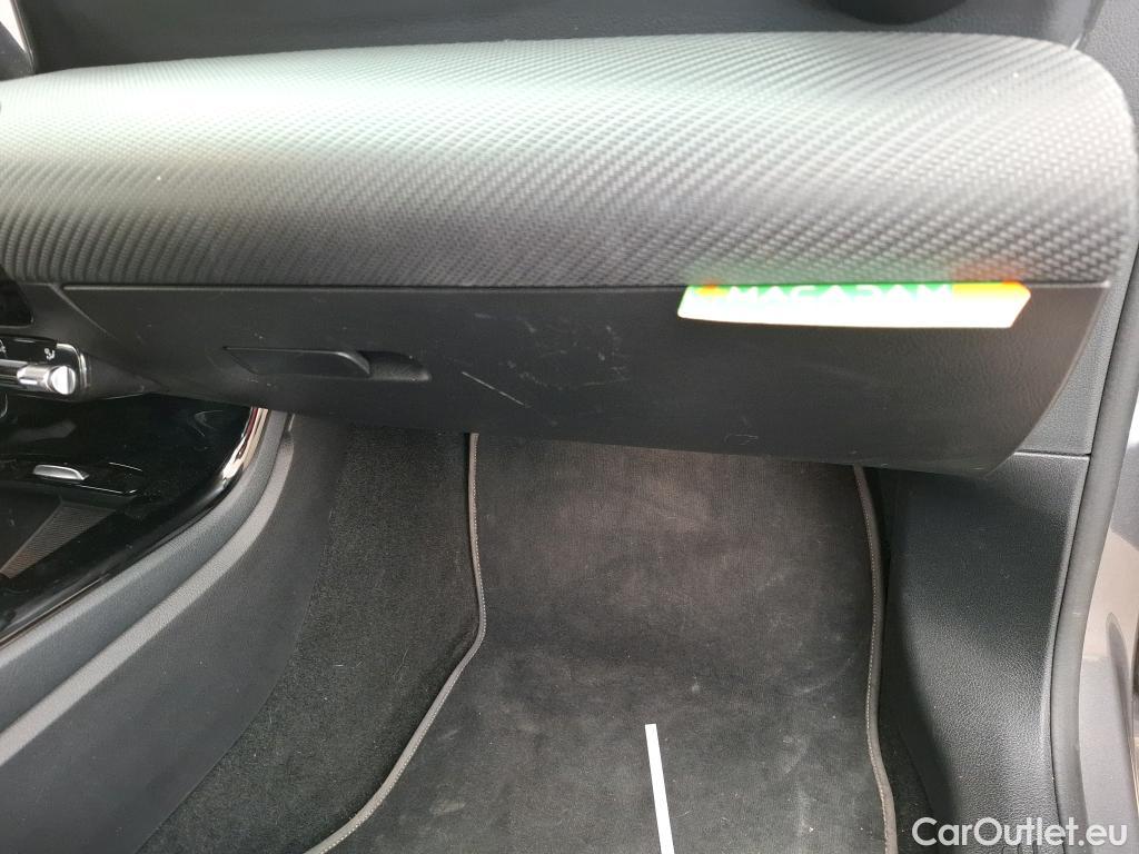  Mercedes  A-Klasse MERCEDES-BENZ Classe A Compact / 2018 / 5P / Berline A 180 Business Line 7G-DCT #1