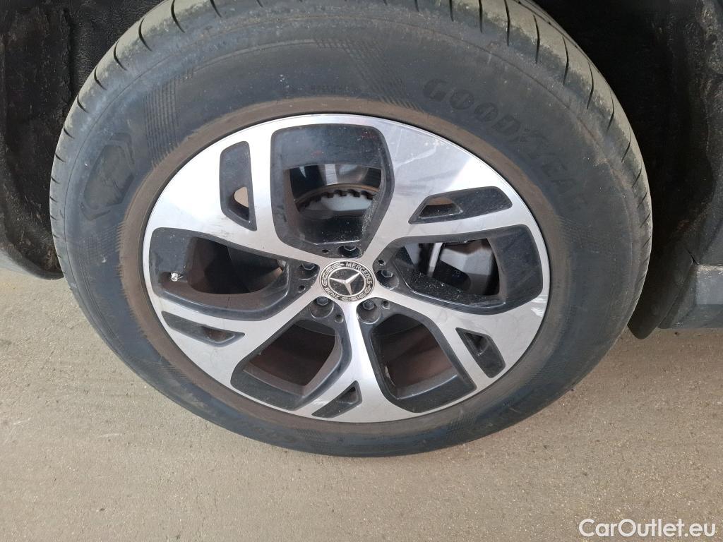  Mercedes  GLC MERCEDES-BENZ  / 2022 / 5P / SUV  300 e Business Line 4MATIC #15