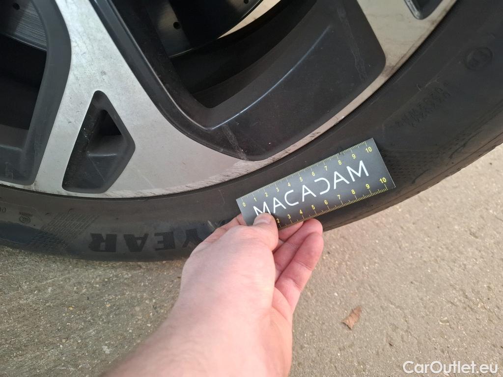  Mercedes  GLC MERCEDES-BENZ  / 2022 / 5P / SUV  300 e Business Line 4MATIC #20