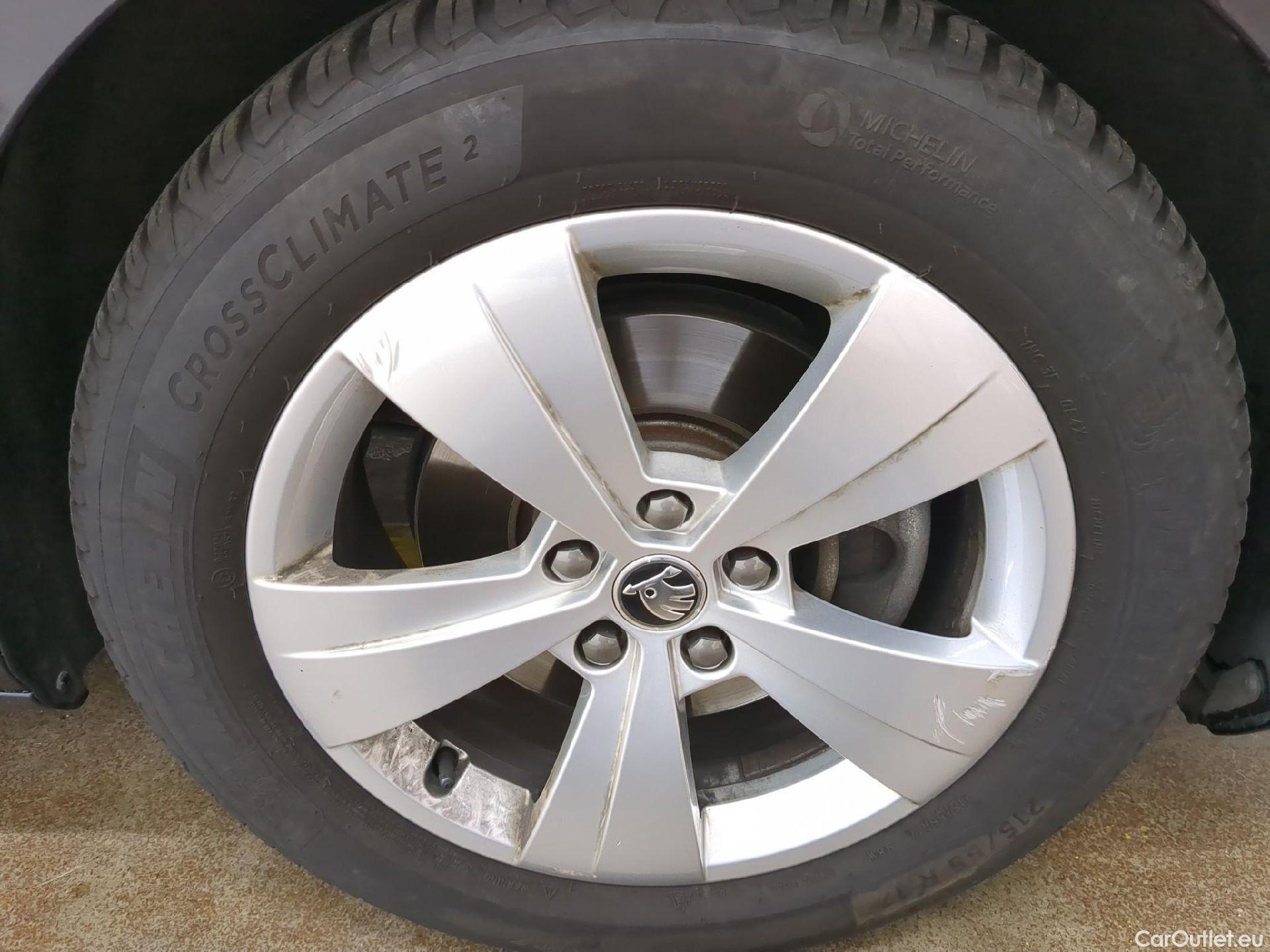  Skoda  Superb  Break Business 2.0 TDI 120CV BVA7 E6d #5