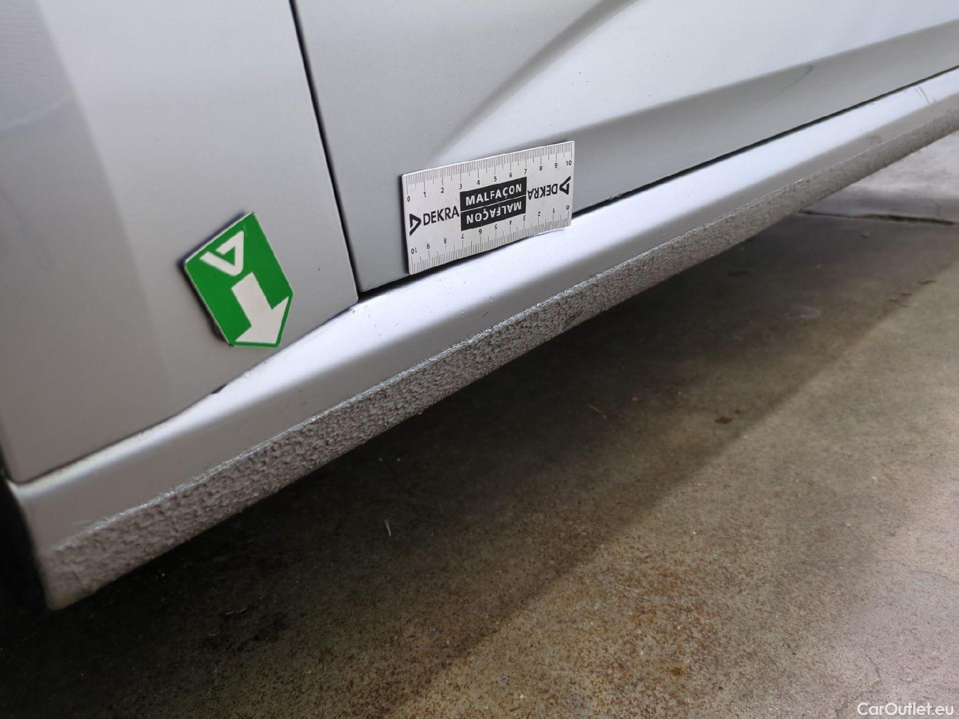  Renault  Megane  IV Berline 5 ptes. Techno 1.5 dCi 115CV BVA7 E6d #35