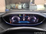  Peugeot  3008 PEUGEOT  / 2020 / 5P / SUV BLUEHDI 130 EAT8 SeS ALLURE #4
