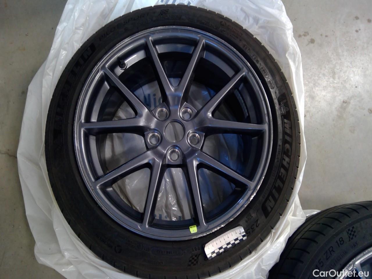  Tesla  Model 3  75kWh Long-Range #8