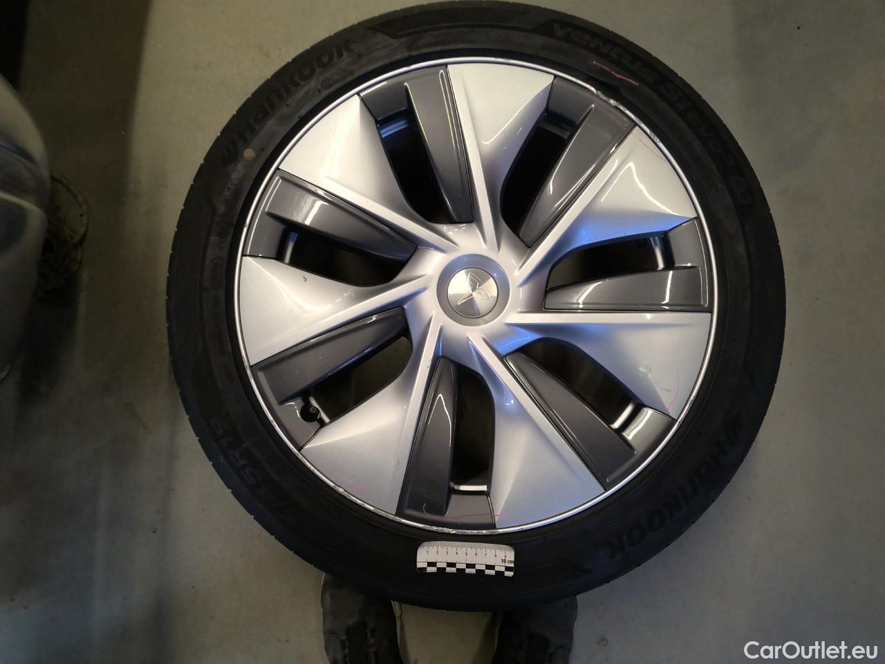  Tesla  Model Y  75kWh Long-Range AWD #10