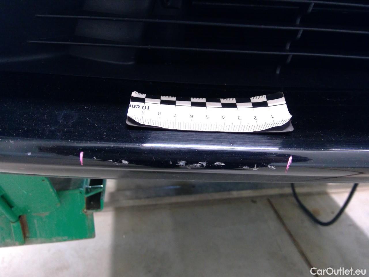  Tesla  Model Y  Long-Range AWD #9