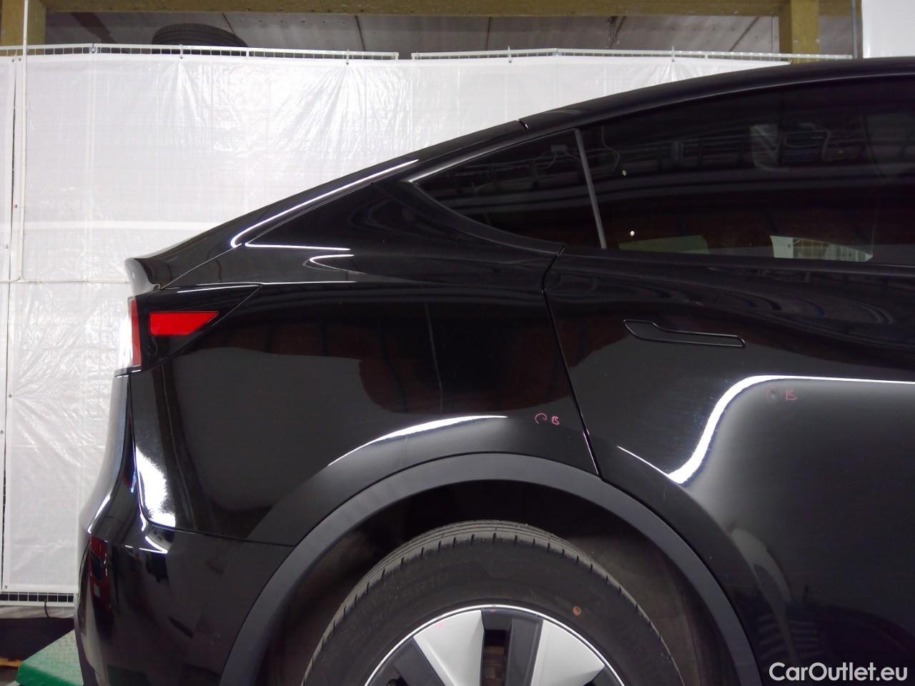  Tesla  Model Y  Long-Range AWD #20