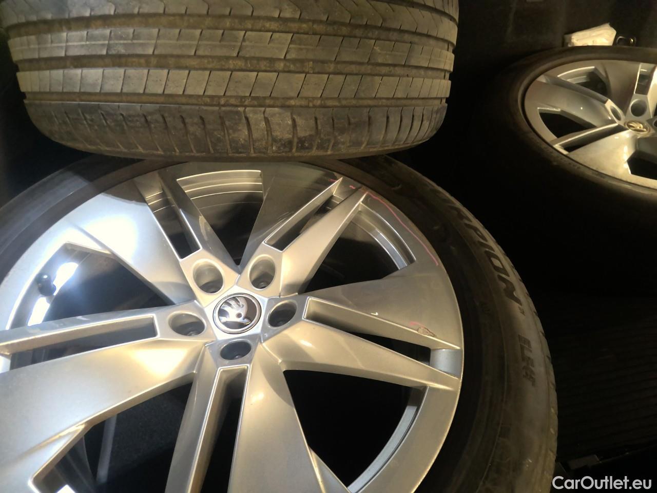  Skoda  ENYAQ  iV80 5d #19