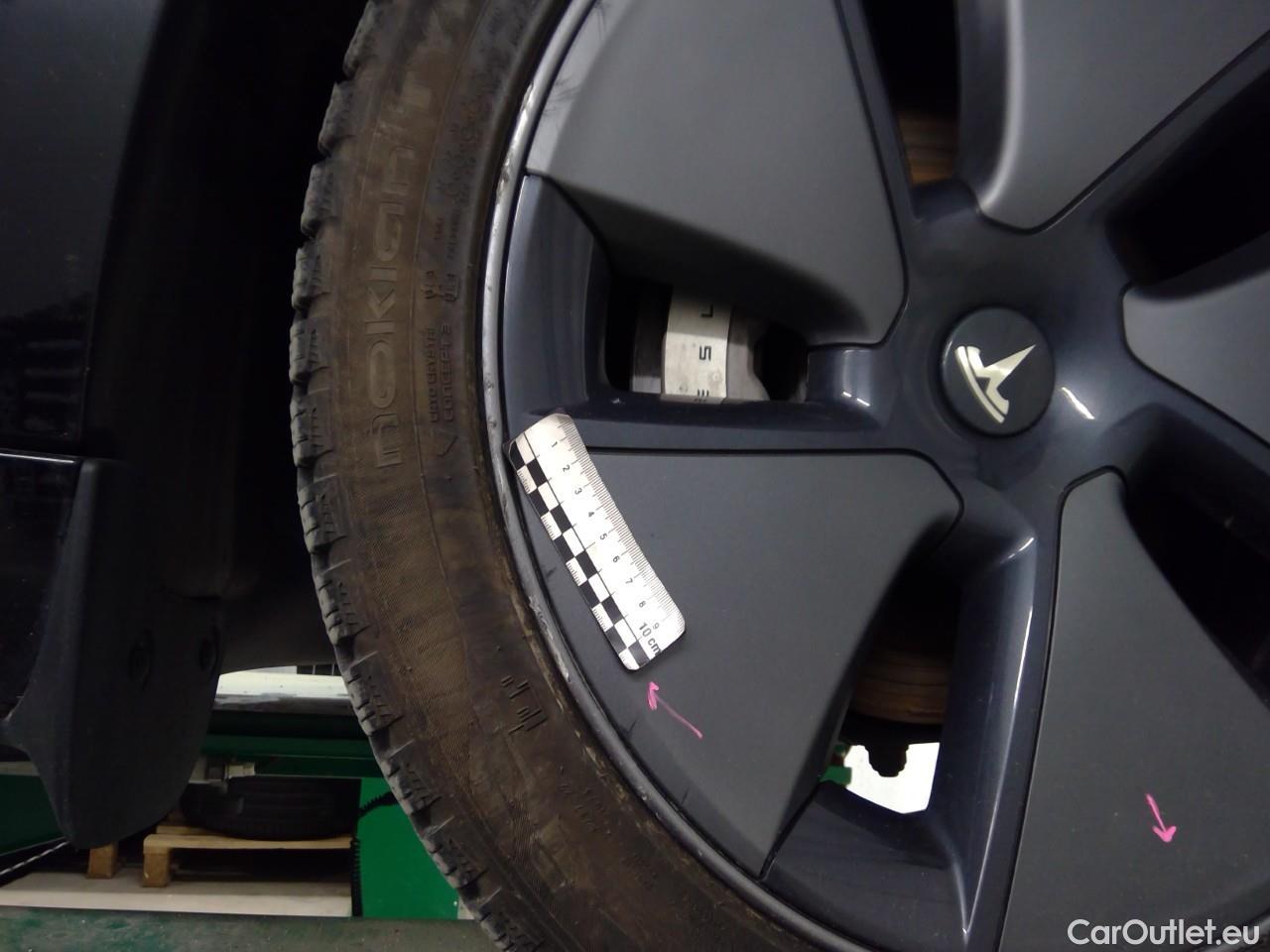  Tesla  Model 3  75kWh Long-Range #28